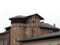 Gaillac, Halle de 1840 et maison medievale avec son Souleillou (1)